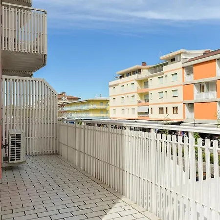 7 Posti Nel Cuore Dell'area Pedonale Con Parcheggio *
