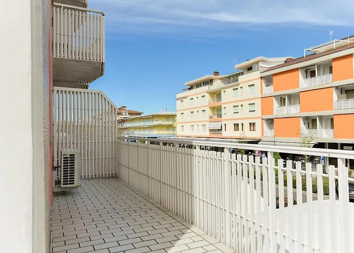 7 Posti Nel Cuore Dell'area Pedonale Con Parcheggio *