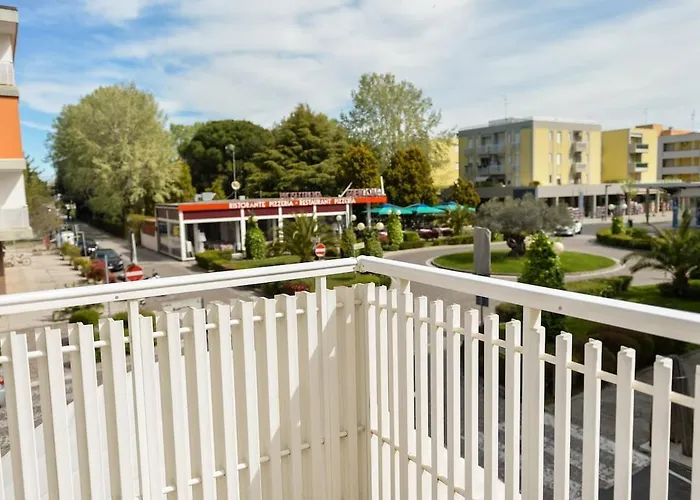 7 Posti Nel Cuore Dell'area Pedonale Con Parcheggio *